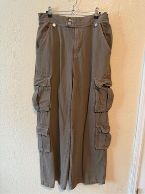 HUSTLE N HOLLA Wide Leg Cargo Jeans Size 8/29 Stretchy Waist High Rise